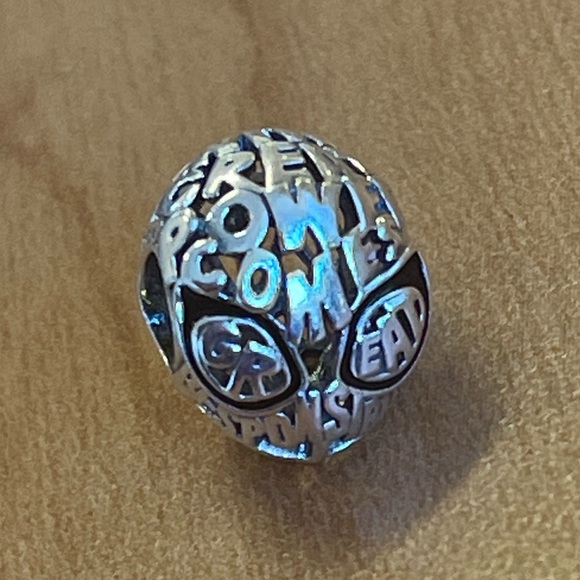 Authentic Pandora Marvel Spider-Man Mask Charm - Picture 3 of 5